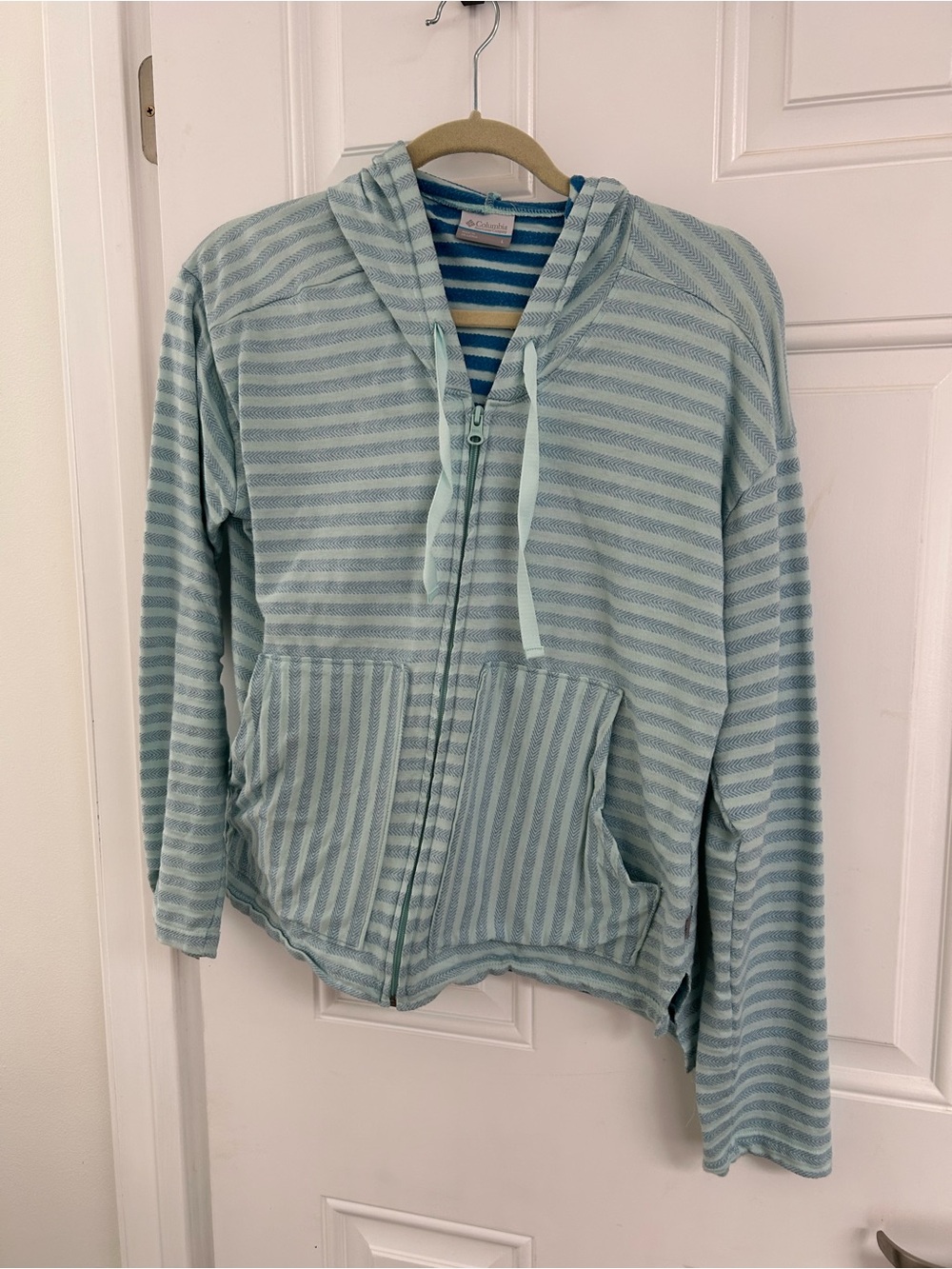 Columbia women’s zip up sweatshirt jacket size xl blue stripe